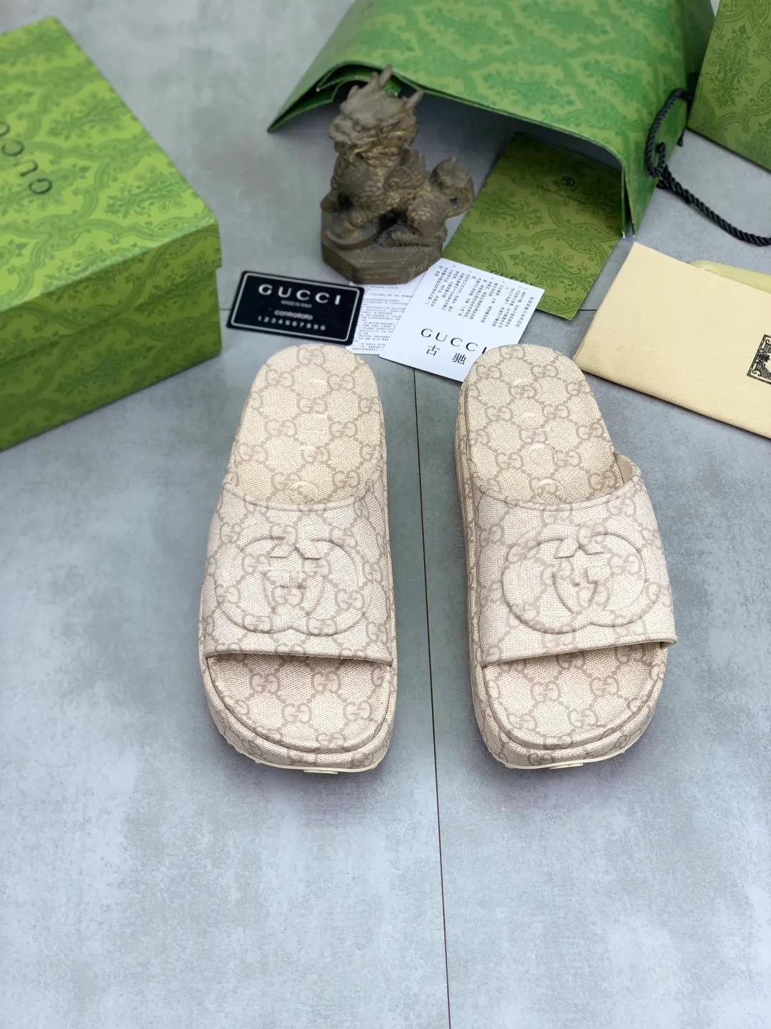 Men's Men's Shoes💰P380💰[New Style] High Version 🎁🎁🎁 GUCCI New Year of the Snake casual slippers, original official website, perfect workmanship, transmitting a kind of noble luxury, sublimating its definition of luxury in Gucci's high-end extraordinary craftsmanship. Original Gucci double G combination outsole, code number: 35-46, complete package